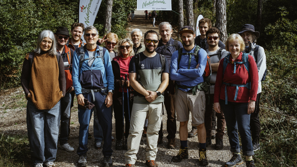 Gruppenfoto vor dem Höllensteinhaus